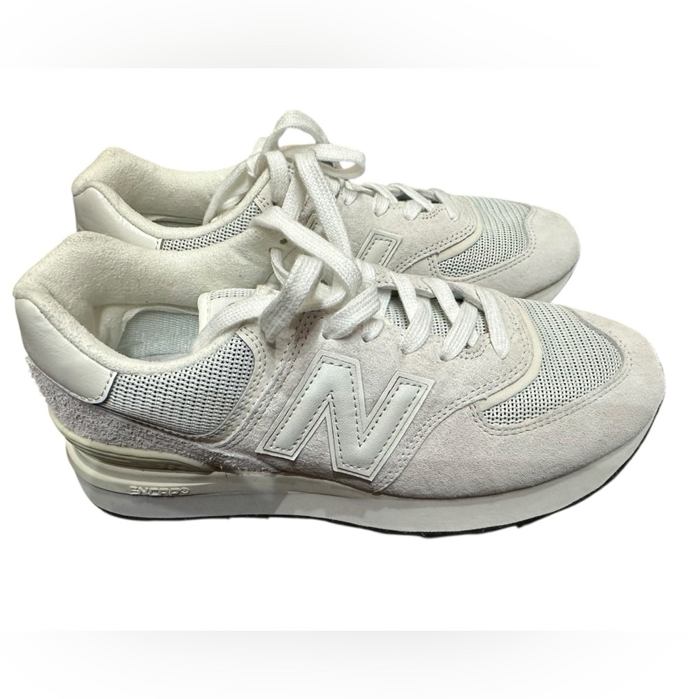 New Balance Unisex‎ 574 Lifestyle Gray and White Women’s 8.5/Men’s 7 BNWT